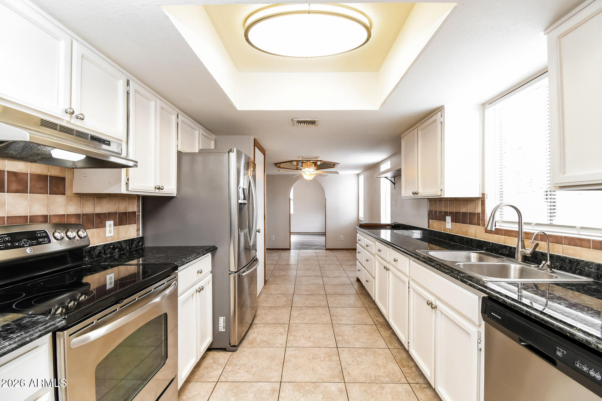 20 West San Remo Street Gilbert, AZ 85233 - Photo 8 of 22 009-photo-kitchen-15281471