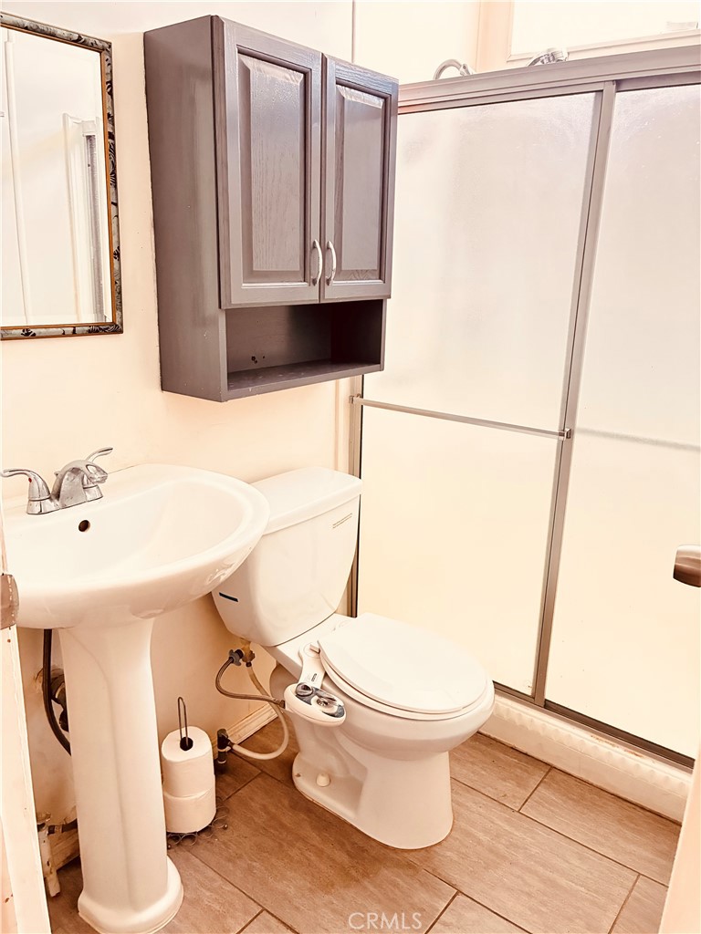 31130 South General Kearny Road, Unit 18 Temecula, CA 92591 - Photo 32 of 37 Guest Bathroom