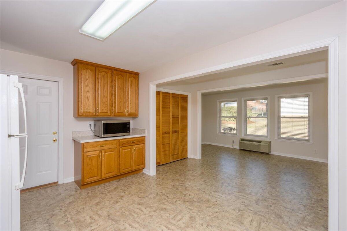2145 Hillsinger Road Augusta, GA 30904 - Photo 14 of 50 Kitchen with breakfast area and sunroom.