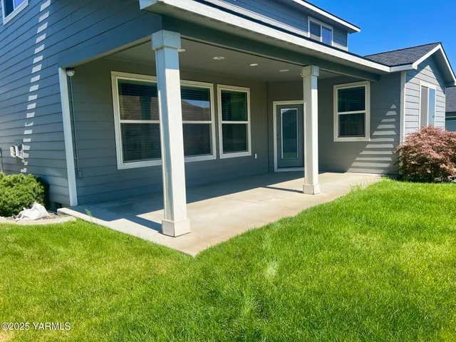 $679,000 | 900 Cayuse Drive, Richland, WA 99352