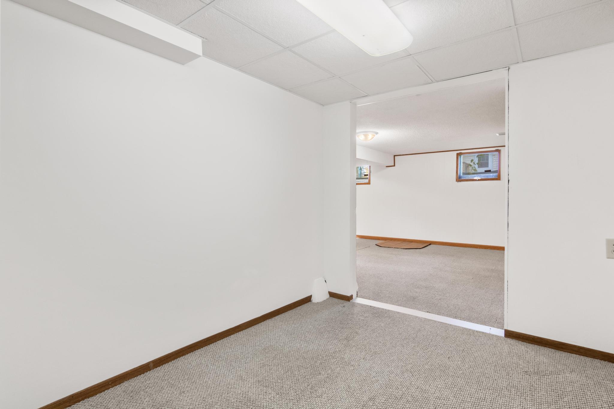 264 Maple Lane Roseville, MN 55113 - Photo 23 of 32 Gallery Image 23