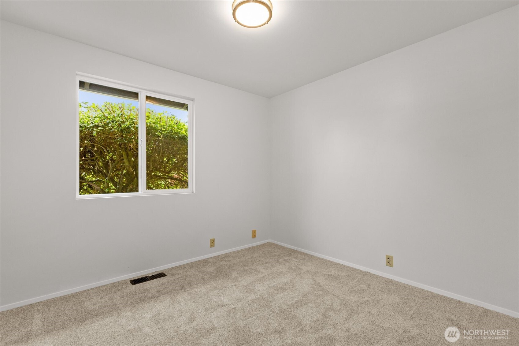 2507 Vashon Court Northeast Renton, WA 98059 - Photo 28 of 40
