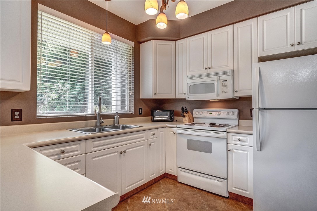 15150 140th Way Southeast, Unit V104 Renton, WA 98058 - Photo 8 of 21