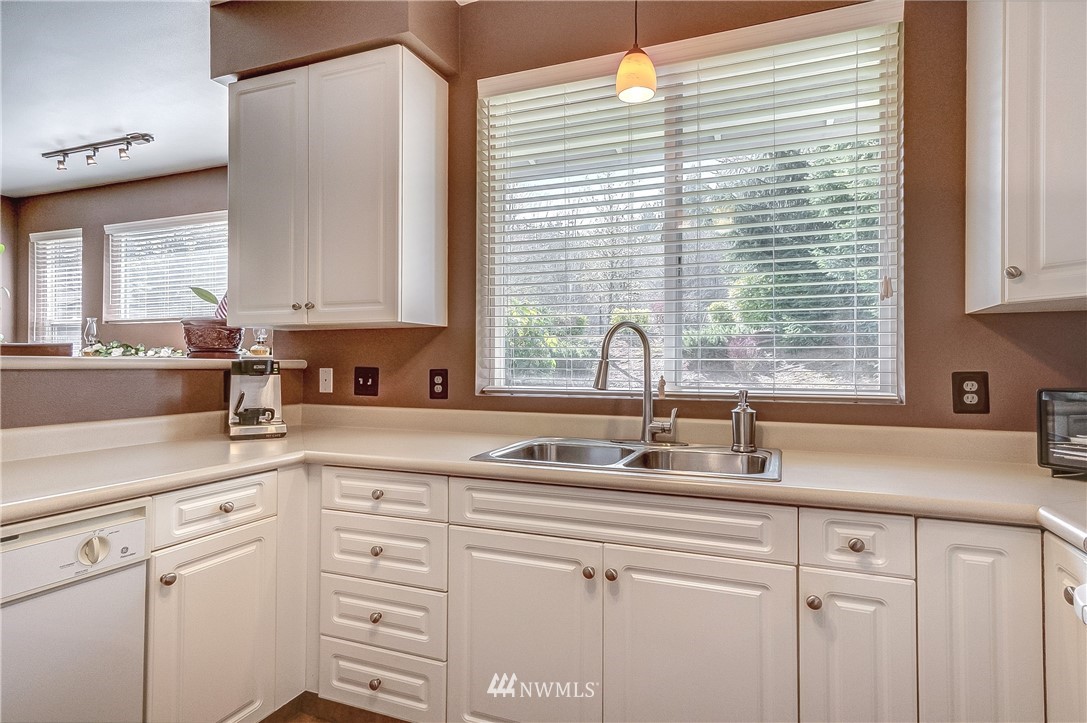 15150 140th Way Southeast, Unit V104 Renton, WA 98058 - Photo 9 of 21