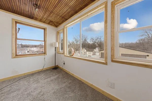 $129,900 | 215 Front Street East, Redwood Falls, MN 56283