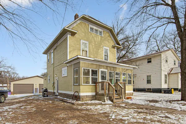 $129,900 | 215 Front Street East, Redwood Falls, MN 56283