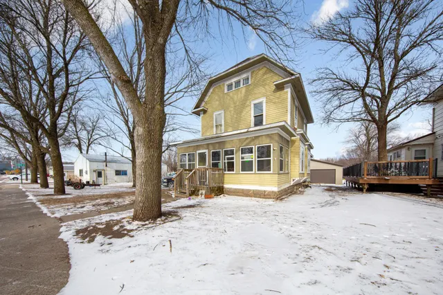 $150,000 | 215 Front Street East, Redwood Falls, MN 56283