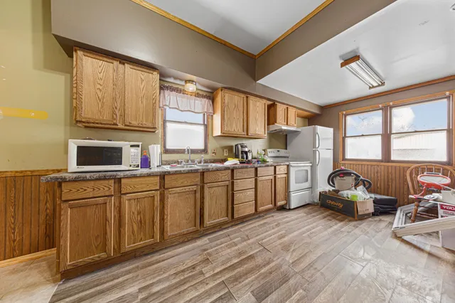 $150,000 | 215 Front Street East, Redwood Falls, MN 56283