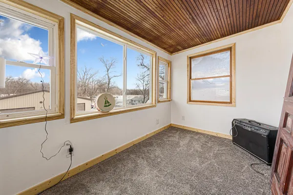 $129,900 | 215 Front Street East, Redwood Falls, MN 56283