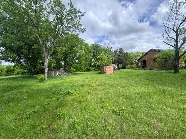 $355,000 | 1210 East Old Chico Road, Decatur, TX 76234