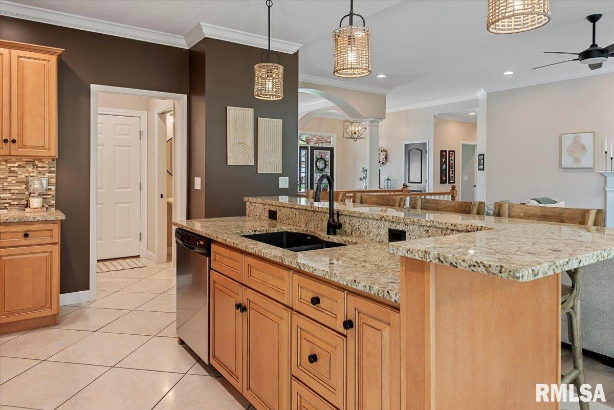 1629 Hoechester Road Springfield, IL 62712 - Photo 15 of 56