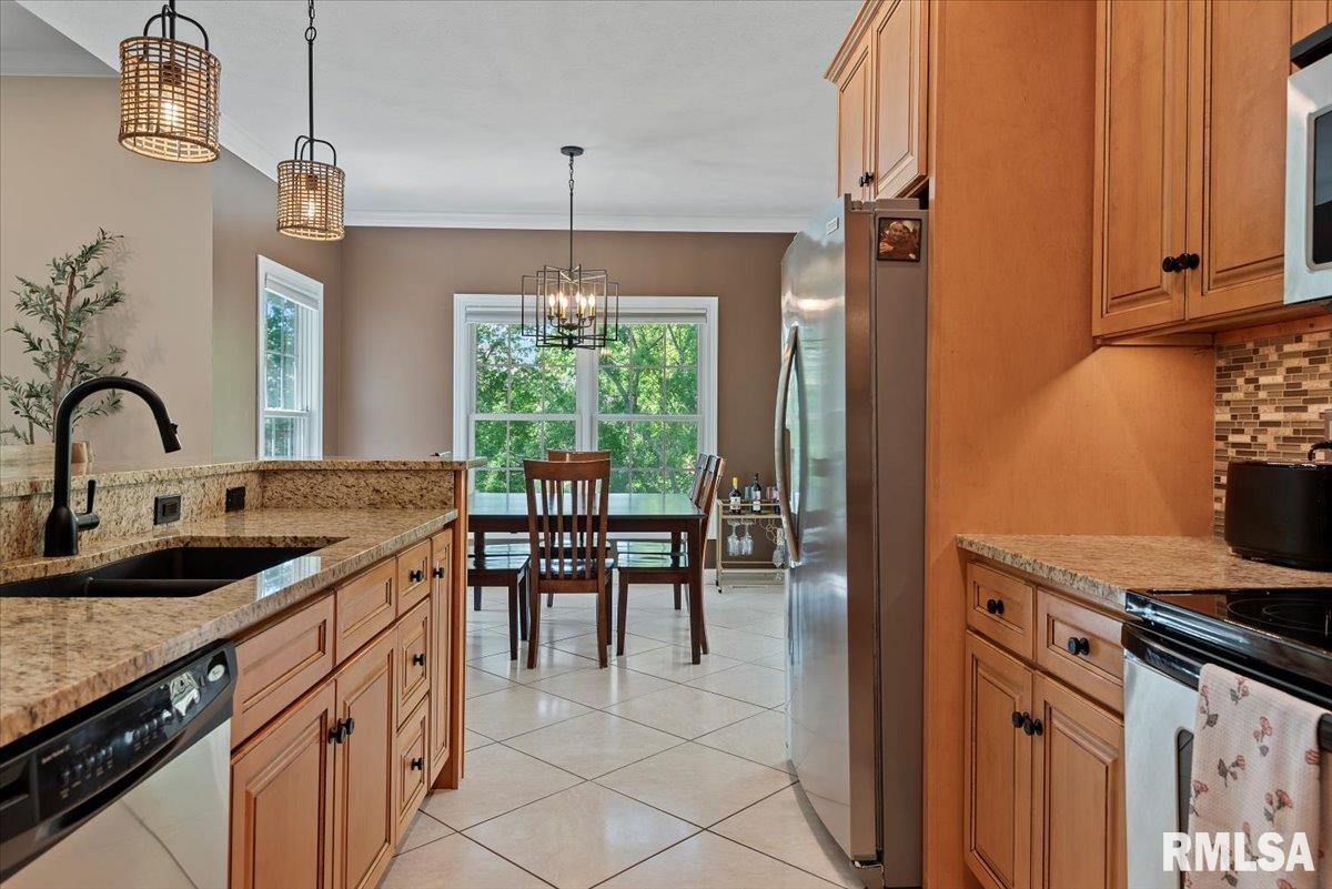 1629 Hoechester Road Springfield, IL 62712 - Photo 16 of 56