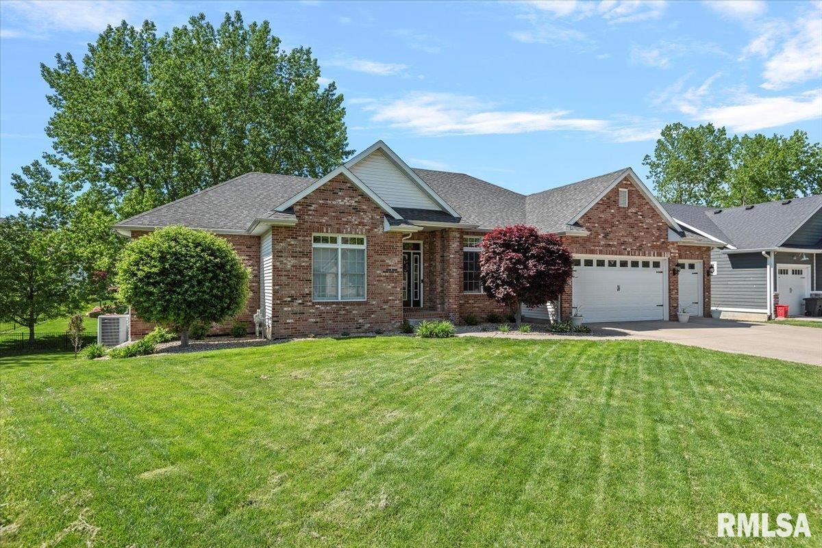 1629 Hoechester Road Springfield, IL 62712 - Photo 2 of 56