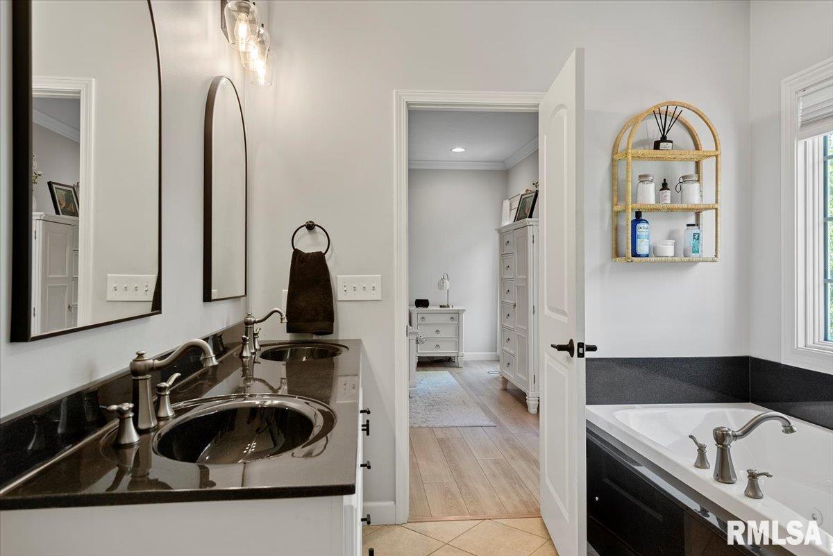 1629 Hoechester Road Springfield, IL 62712 - Photo 27 of 56