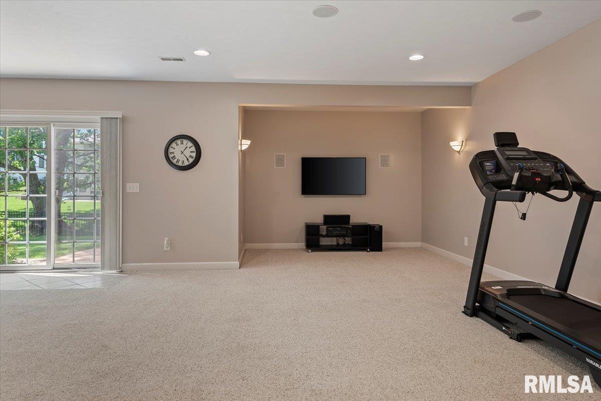 1629 Hoechester Road Springfield, IL 62712 - Photo 33 of 56