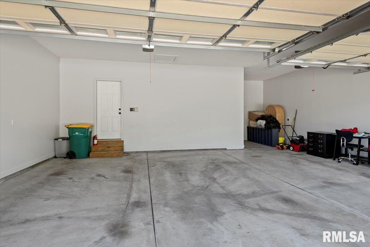 1629 Hoechester Road Springfield, IL 62712 - Photo 47 of 56