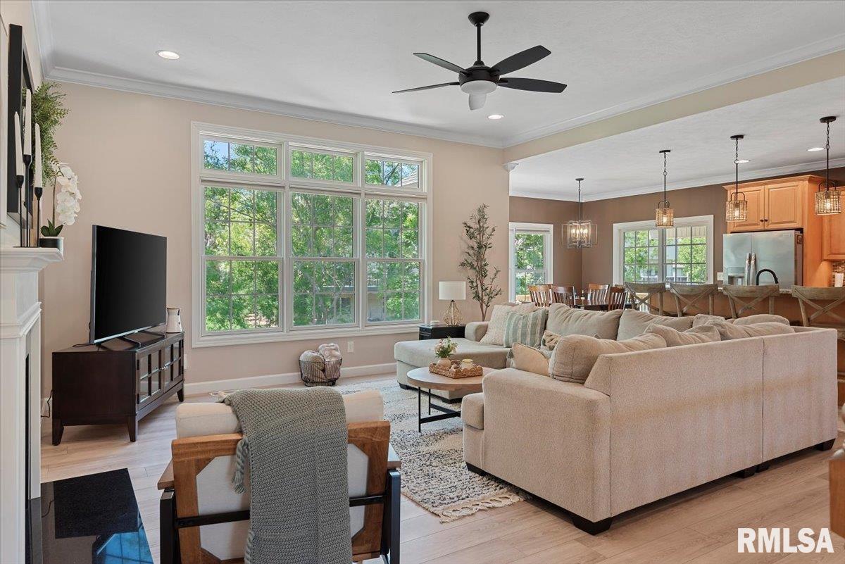 1629 Hoechester Road Springfield, IL 62712 - Photo 8 of 56