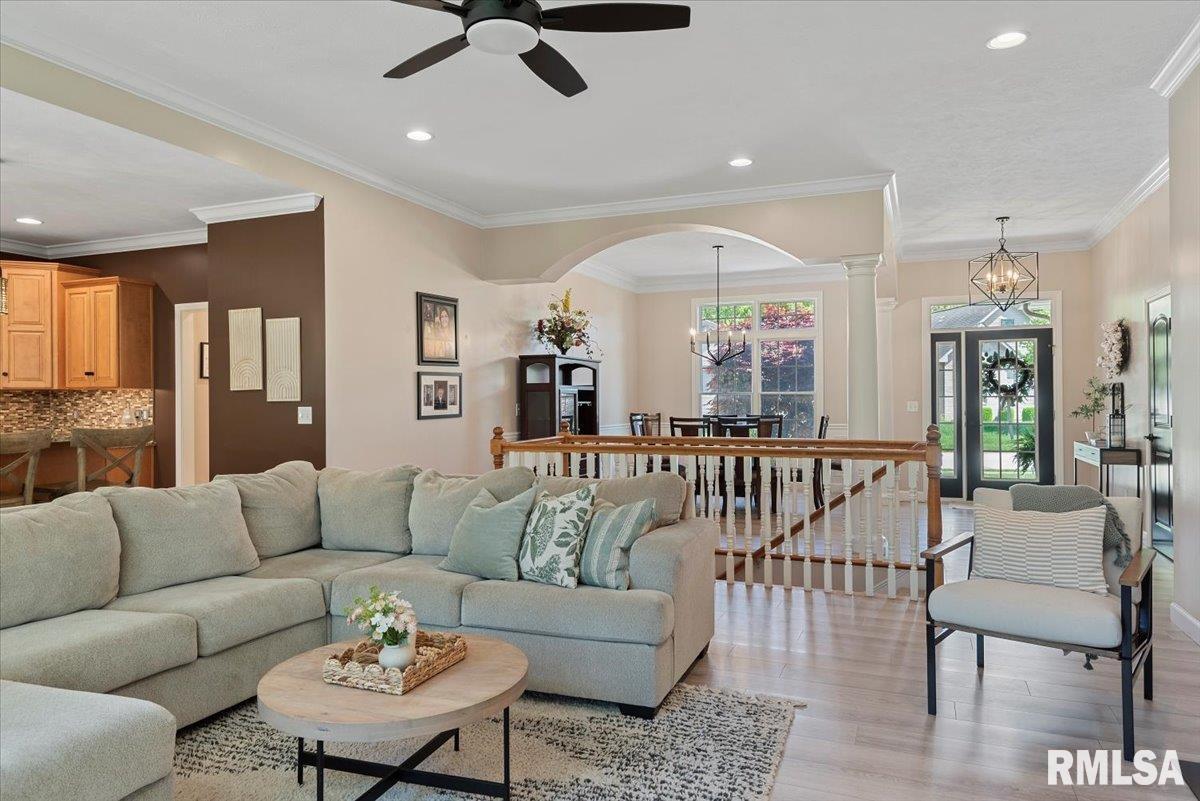 1629 Hoechester Road Springfield, IL 62712 - Photo 9 of 56