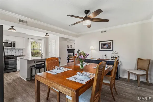 $315,000 | 15049 Claymoor Court, Unit 17, Chesterfield, MO 63017