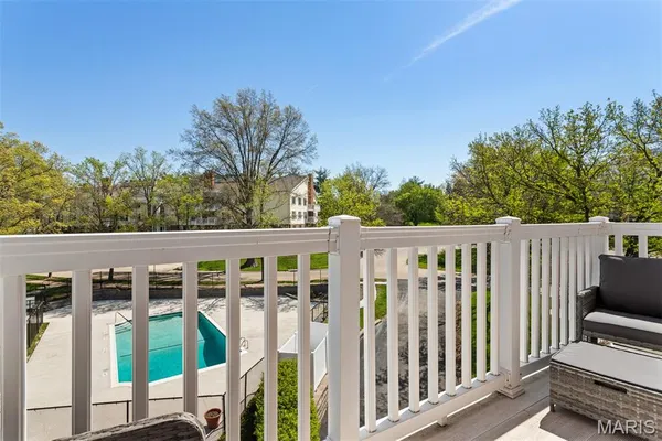 $315,000 | 15049 Claymoor Court, Unit 17, Chesterfield, MO 63017