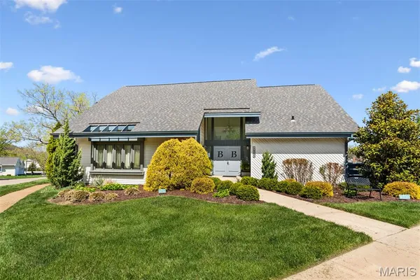 $315,000 | 15049 Claymoor Court, Unit 17, Chesterfield, MO 63017
