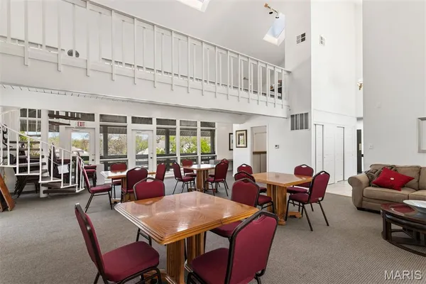 $315,000 | 15049 Claymoor Court, Unit 17, Chesterfield, MO 63017