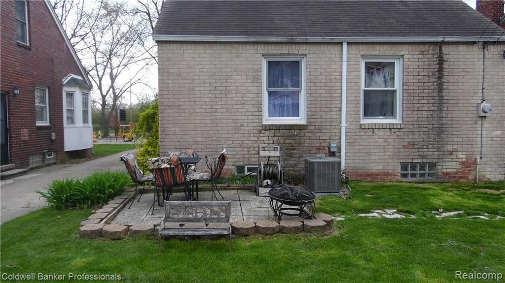 1128 Vernier Road Grosse Pointe Woods, MI 48236 - Photo 42 of 48