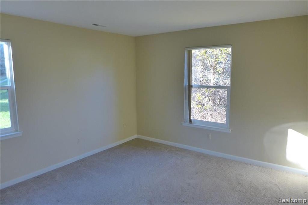 1530 Porter Circle Rochester Hills, MI 48307 - Photo 9 of 14