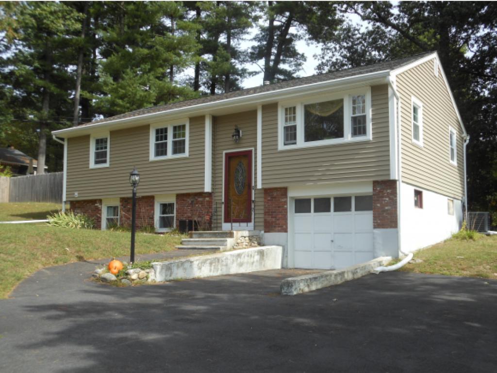 4 Knowlton Road Nashua, NH 03063 - Photo 3 of 27