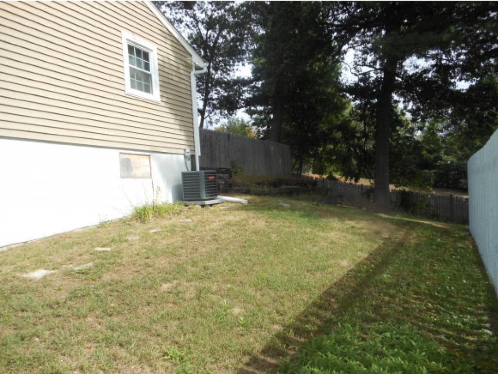 4 Knowlton Road Nashua, NH 03063 - Photo 4 of 27