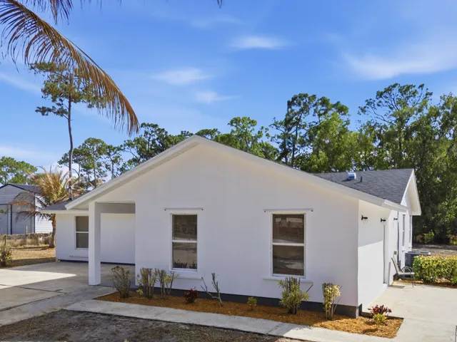 $595,000 | 14242 77th Place North, The Acreage, FL 33470