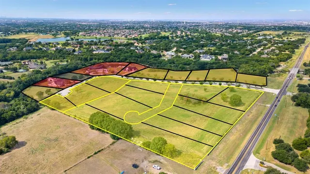 a view of a tennis court