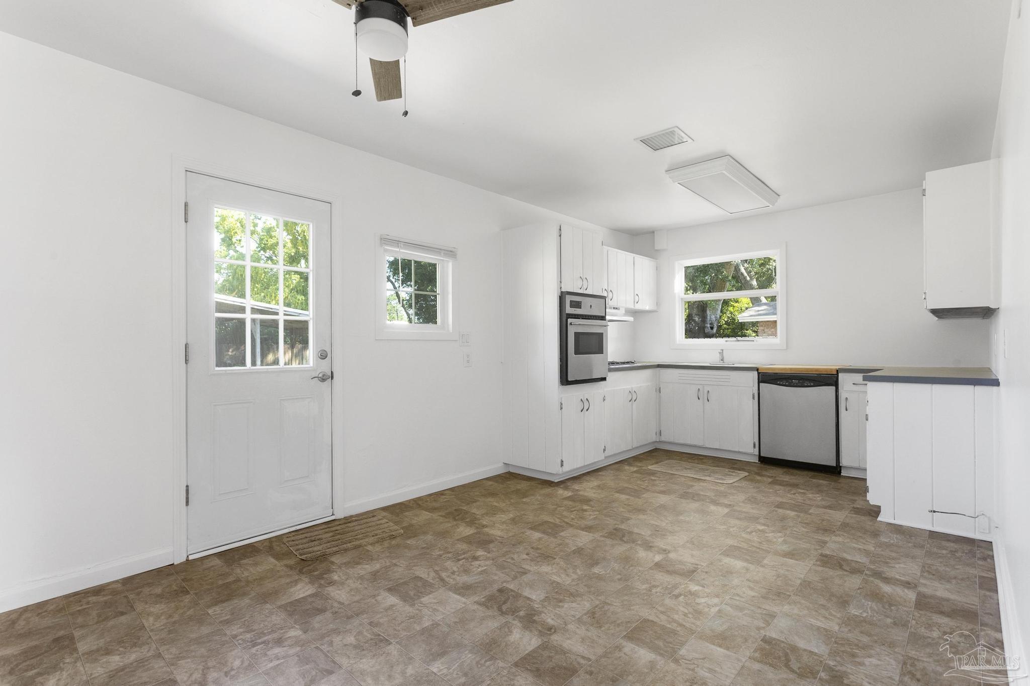 3246 Creighton Road Pensacola, FL 32504 - Photo 5 of 34 Gallery Image 5