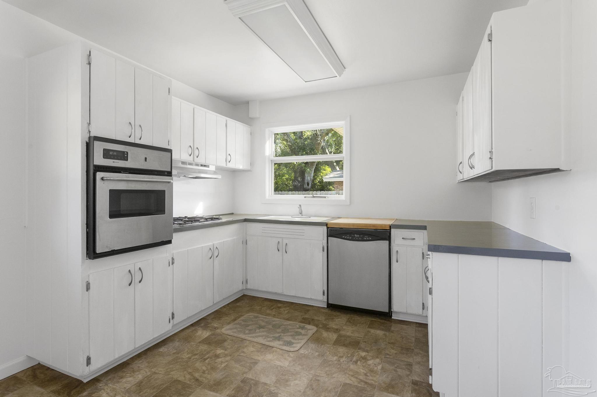 3246 Creighton Road Pensacola, FL 32504 - Photo 7 of 34 Gallery Image 7
