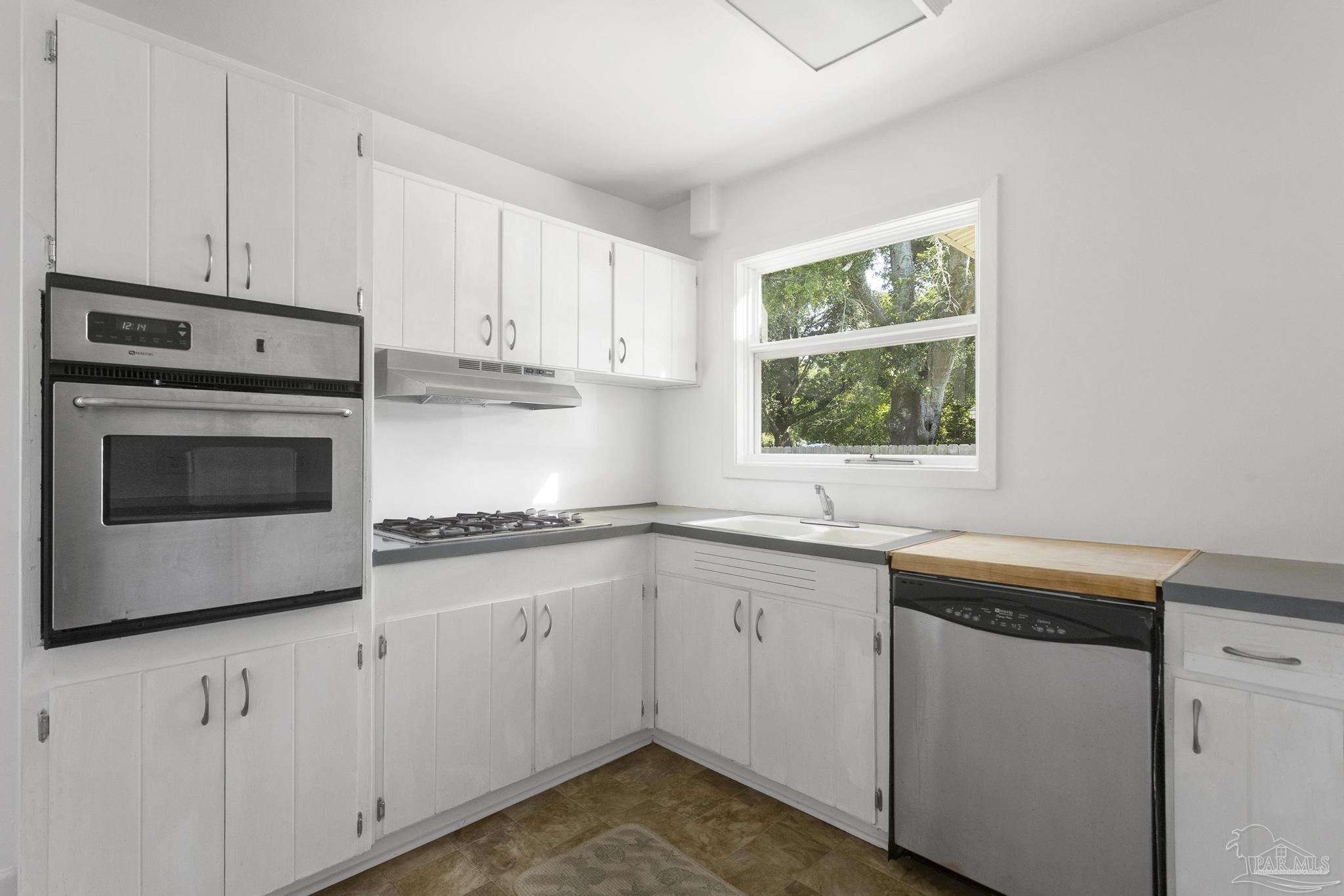 3246 Creighton Road Pensacola, FL 32504 - Photo 8 of 34 Gallery Image 8