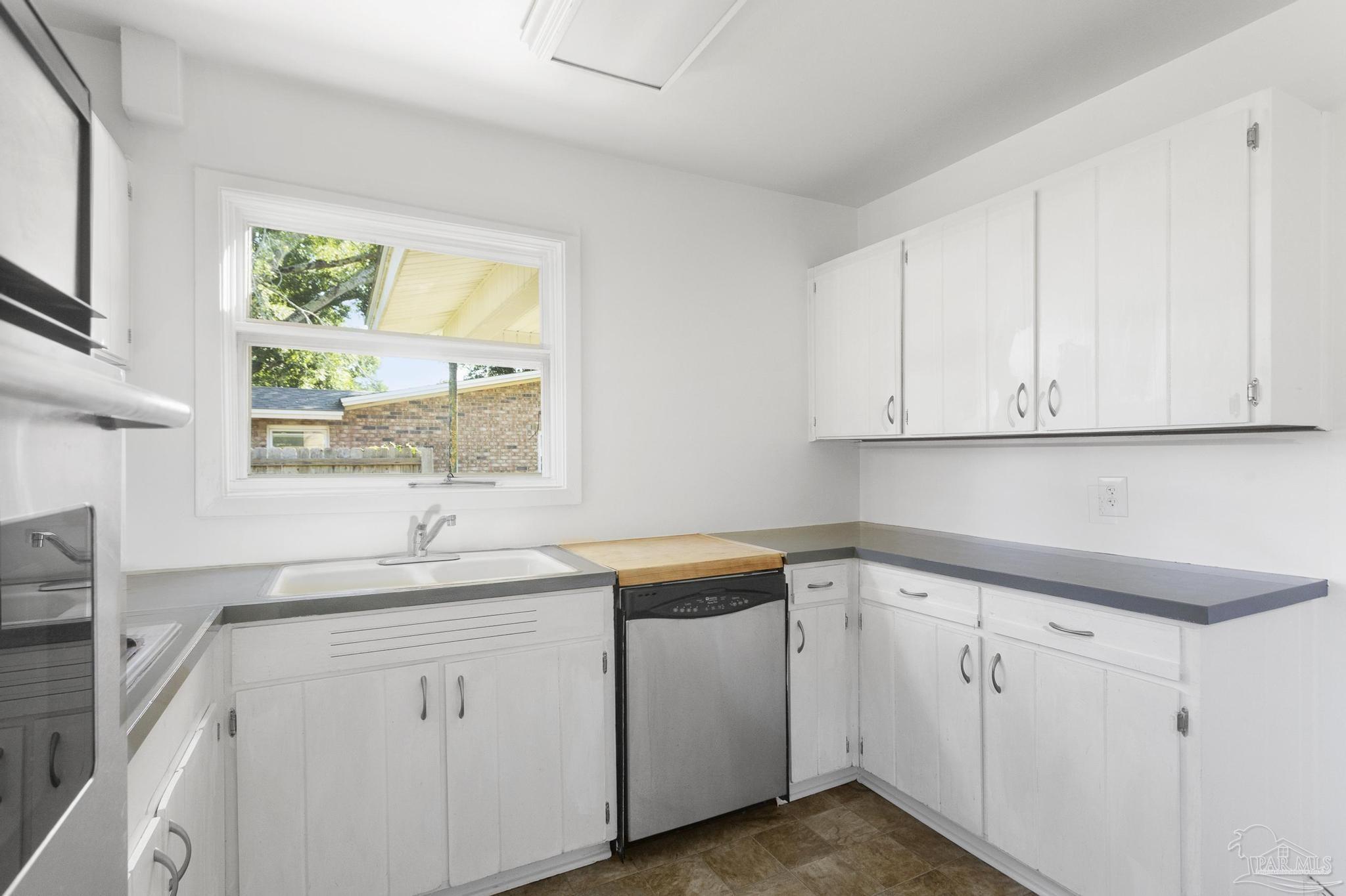 3246 Creighton Road Pensacola, FL 32504 - Photo 9 of 34 Gallery Image 9
