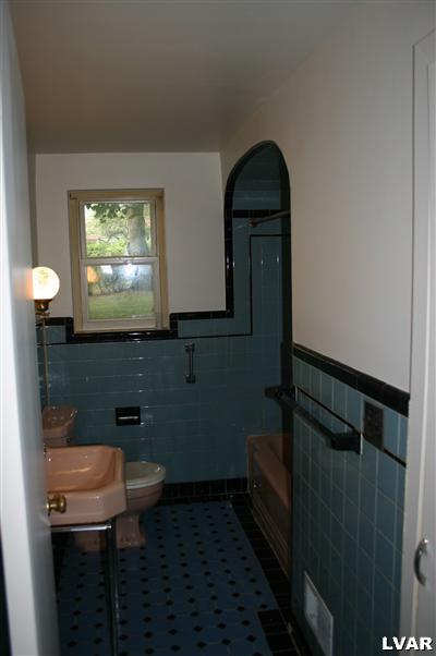 2142 Butztown Road Bethlehem, PA 18017 - Photo 6 of 7 Gallery Image 6