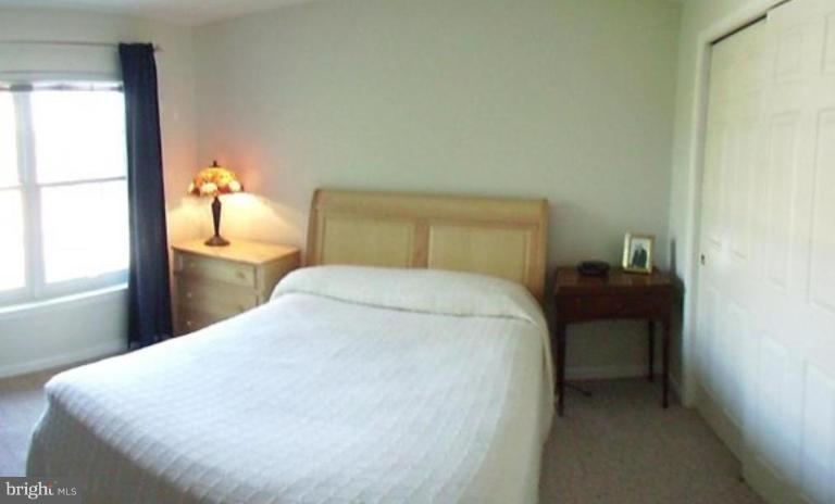304 Ridgepoint Place, Unit 34 Gaithersburg, MD 20878 - Photo 2 of 17 Bedroom #2