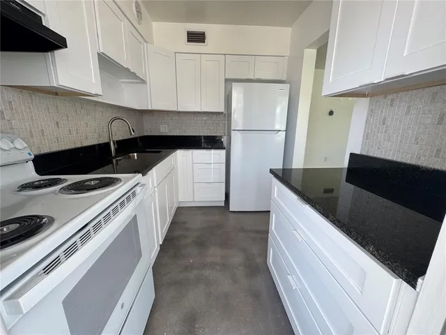 $1,495 | 11225 1st Street East, Treasure Island, FL 33706