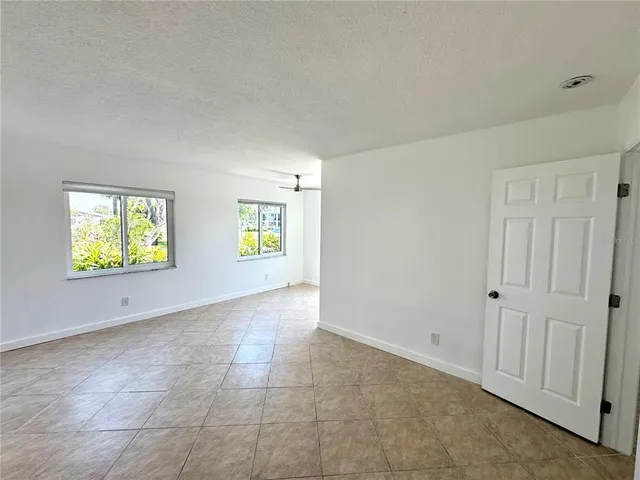 $1,495 | 11225 1st Street East, Treasure Island, FL 33706