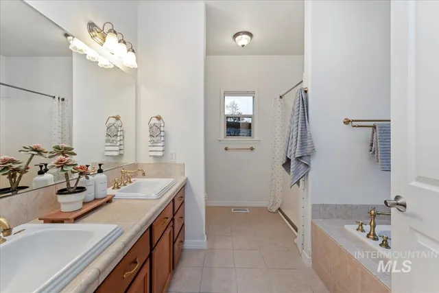 $629,900 | 2308 East Chimere Drive, Meridian, ID 83646