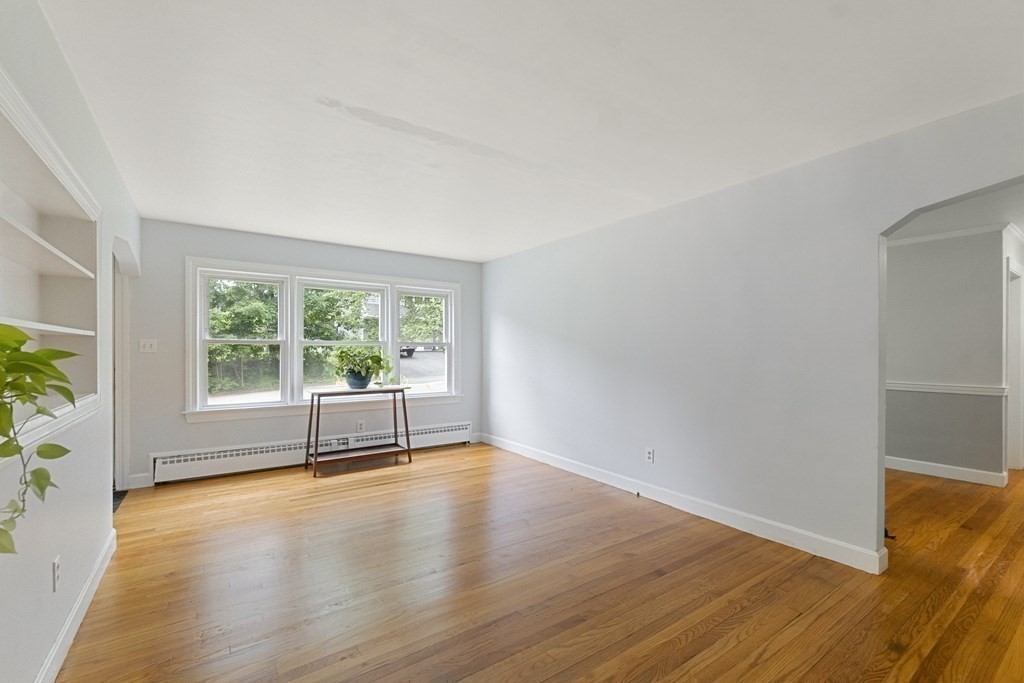 17 Shore Road Gardner, MA 01440 - Photo 11 of 42 Gallery Image 11