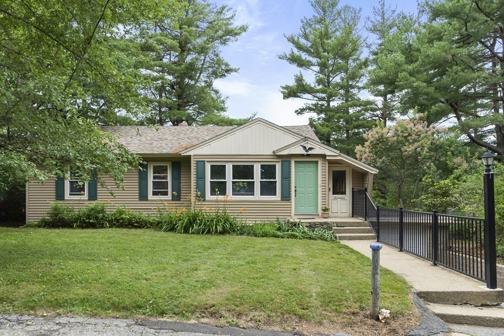 17 Shore Road Gardner, MA 01440 - Photo 3 of 42 Gallery Image 3