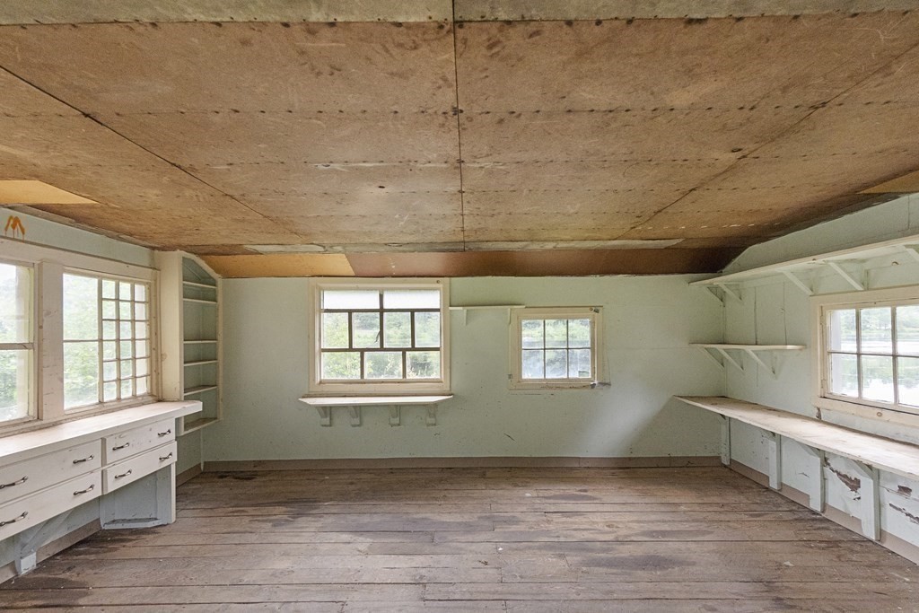 17 Shore Road Gardner, MA 01440 - Photo 32 of 42 Gallery Image 32