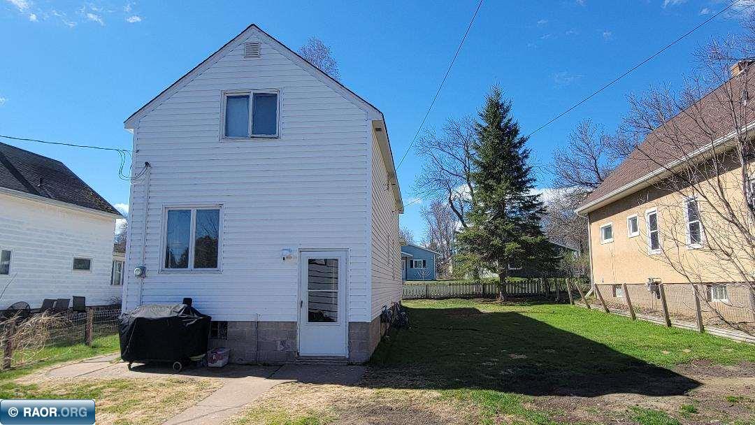 324 8th Street Southwest Chisholm, MN 55719 - Photo 2 of 16