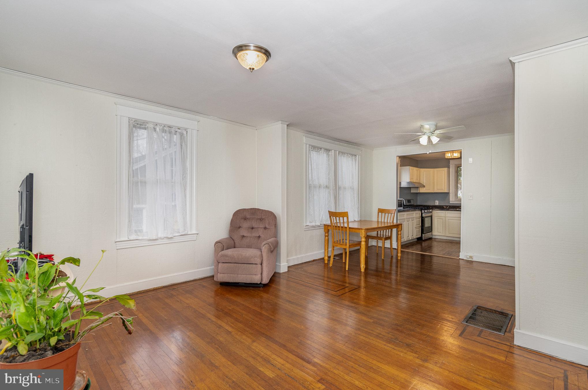 5913 Highgate Drive Baltimore, MD 21215 - Photo 7 of 36