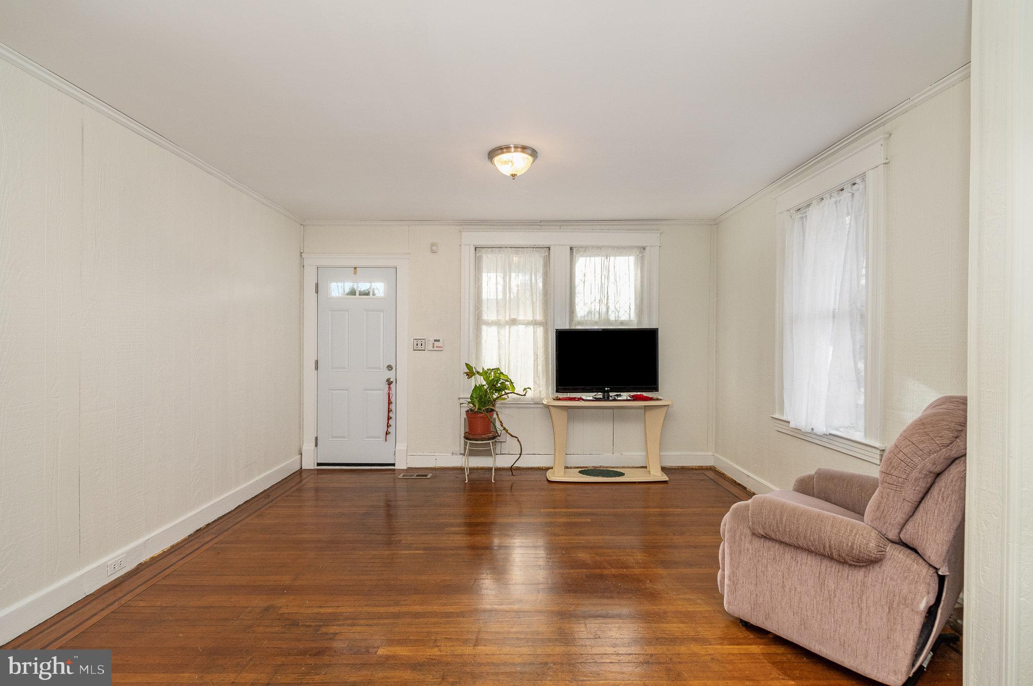 5913 Highgate Drive Baltimore, MD 21215 - Photo 8 of 36