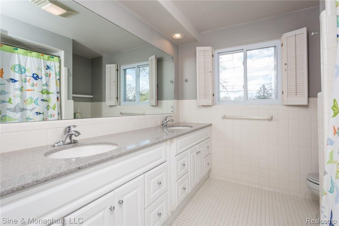 20 North Duval Road Grosse Pointe, MI 48236 - Photo 36 of 49 20 N Duval small013.jpg