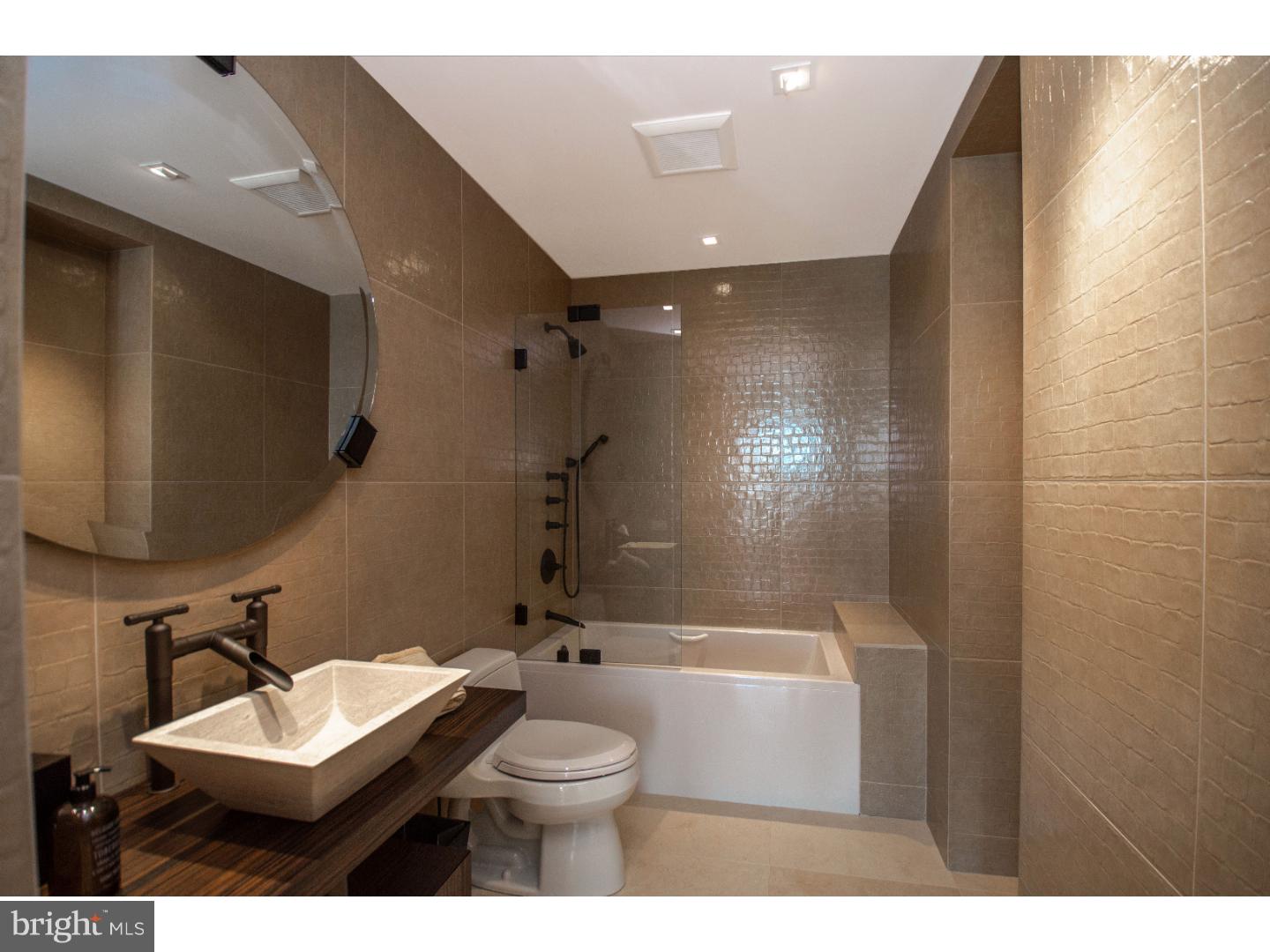 1706 Rittenhouse Square, Unit 2501 Philadelphia, PA 19103 - Photo 12 of 20