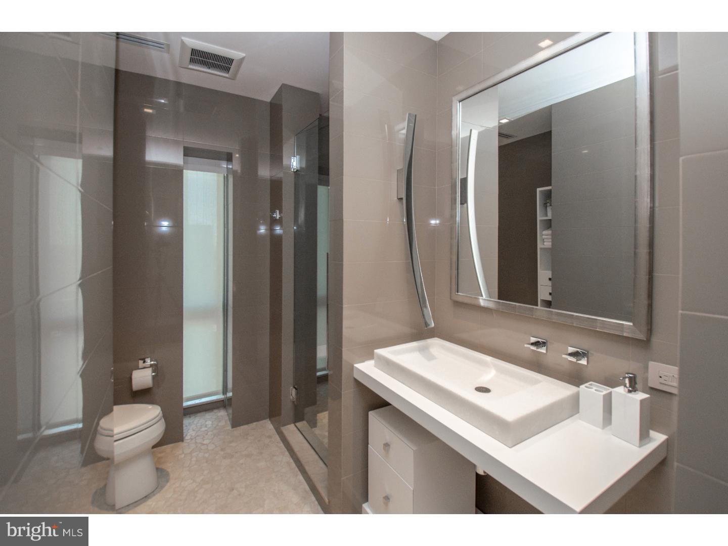 1706 Rittenhouse Square, Unit 2501 Philadelphia, PA 19103 - Photo 19 of 20 Bathroom